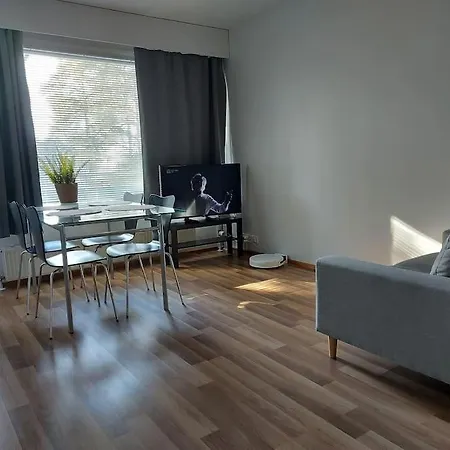 Viihtyisae Yksioe Keskustan Laehettyvillae Apartamento