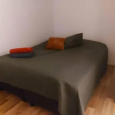 Viihtyisae Yksioe Keskustan Laehettyvillae * Όουλου